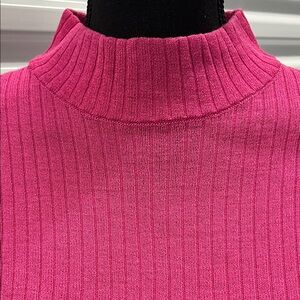 Vintage St john collection Women's Pink Ribbed Top size large